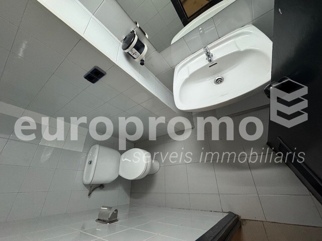 Local de 160m2 a l'Eixample de Girona